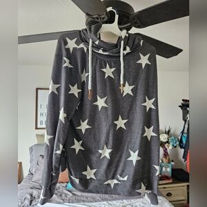 Grey star sweatshirt size L